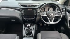 Nissan Qashqai 1.3 DiG-T N-Connecta 5dr [Glass Roof Pack] Petrol Hatchback